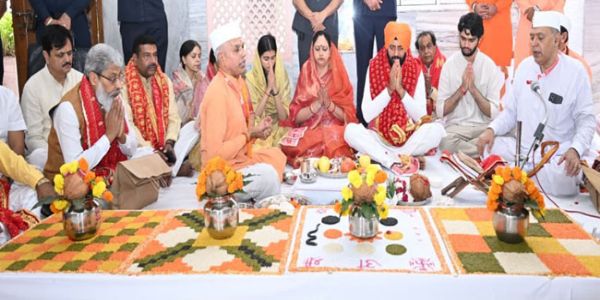 हरियाणा के मुख्यमंत्री ने पहले नवरात्रे पर माता मनसा देवी में की पूजा