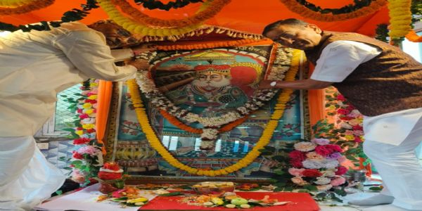 भक्तिमय माहौल में हुई महाराजा अग्रसेन की पूजा-अर्चना