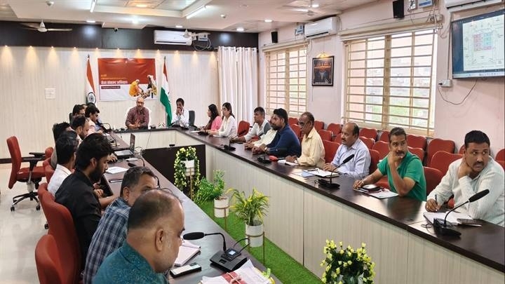 कार्यक्रम की तैयारियों को लेकर कलेक्टर ने ली बैठक कार्यक्रम की तैयारियों को लेकर कलेक्टर ने ली बैठक