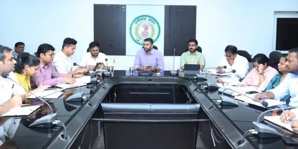 धरमजयगढ़ में ठेकेदार और इंजीनियर के विरुद्ध सख्त कार्रवाई के निर्देश