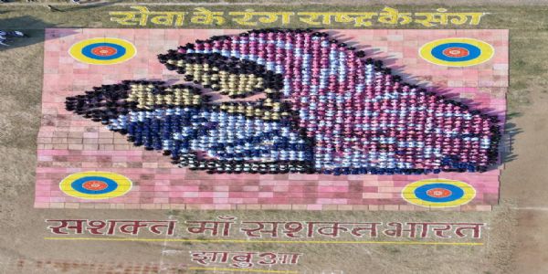 मप्र के झाबुआ जिले में 3500 बेटियों ने मिलकर उकेरी मां की ममता, रंगोली में जीवंत हुआ मां-बच्चे का वात्सल्य