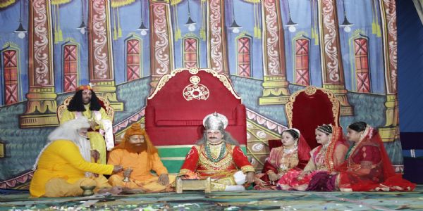पौड़ी में रामलीला का 126वां मंचन शुरू, राम-लक्ष्मण सहित चारों भाइयों का जन्म प्रसंग मंचित