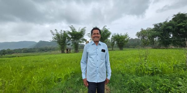 मिट्टी बांध बना किसानों का सहारा, धान की रोपाई के दौरान पानी की समस्या से मिली राहत