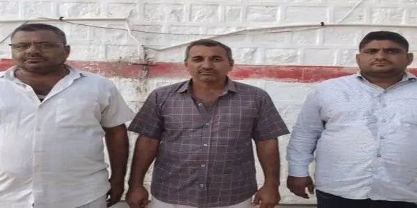 कार में आग लगाने के तीन आरोपी गिरफ्तार