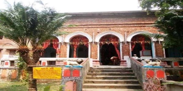 दुर्गा पूजा 2026 : दत्तचौधरी परिवार की दुर्गापूजा में आज भी होती है ‘शत्रु बलि’