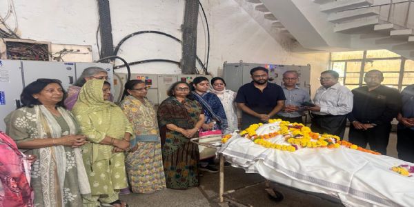 पति के अंगदान से प्रेरित होकर पत्नी ने किया देहदान