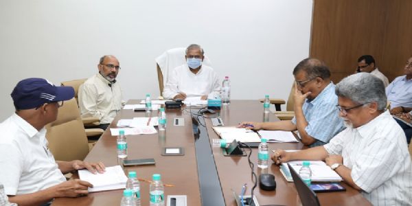 किसानों को रबी सीजन के लिये बिजली की पर्याप्त उपलब्धता सुनिश्चित करें : ऊर्जा मंत्री तोमर