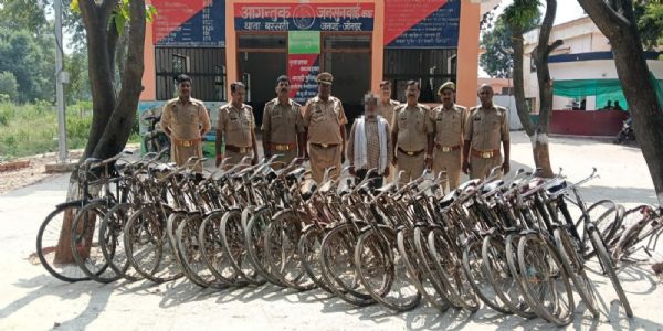 चाेरी की 24 साइकिलाें के साथ युवक गिरफ्तार