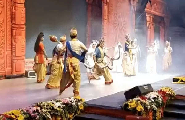 अंतरराष्ट्रीय श्रीरामलीला उत्सव में सत्रिया नृत्य की प्रस्तुति अंतरराष्ट्रीय श्रीरामलीला उत्सव में सत्रिया नृत्य की प्रस्तुति
