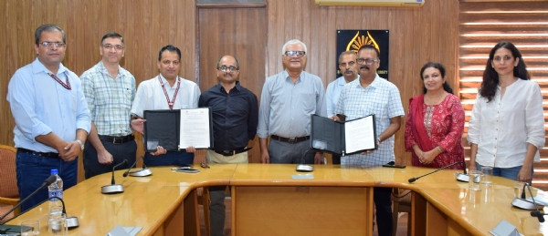 मोबाइल साइबर सुरक्षा को मजबूत करने के लिए एसएमवीडीयू और आईआईटी जम्मू में समझौता मोबाइल साइबर सुरक्षा को मजबूत करने के लिए एसएमवीडीयू और आईआईटी जम्मू में समझौता