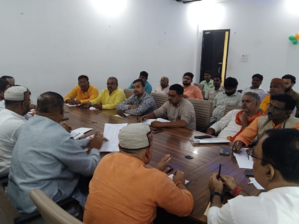 भाजपा जिला कार्यालय में व्यवस्था टोली की बैठक करते पदाधिकारी भाजपा जिला कार्यालय में व्यवस्था टोली की बैठक करते पदाधिकारी