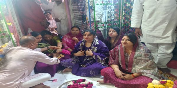 करणी माता मंदिर पहुंचीं अलवर मेयर, श्रद्धालुओं से रात में जाने से बचने की अपील