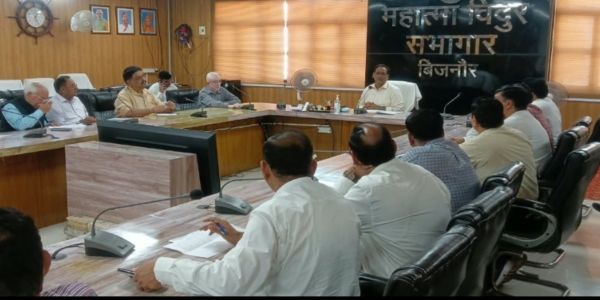 जिलाधिकारी ने बिलाई मिल को गन्ने का भुगतान जल्द करने के दिए निर्देश