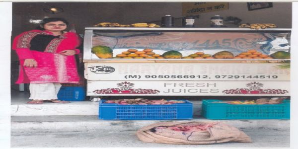 यमुनानगर:दो लाख के ऋण से फल-सब्जी की दुकान खोल आत्मनिर्भर बनीं राजनंदनी