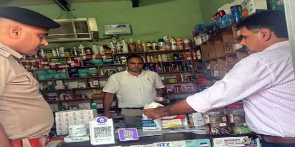 हांसी, बास और नारनौंद के मेडिकल स्टोरों पर पुलिस-ड्रग कंट्रोल विभाग की छापेमारी