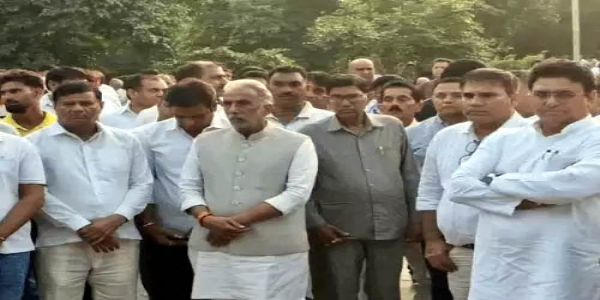 फरीदाबाद : राजस्थान में मारे गए पूर्व विधायक का पैतृक गांव में हुआ अंतिम संस्कार
