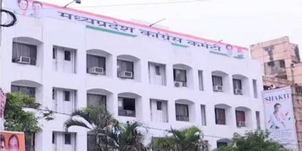 मतदाता सूची की विसंगतियां दूर करने की मांग, कांग्रेस ने निर्वाचन आयोग को सौंपे सुझाव