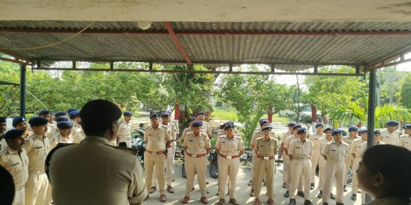 सारण के दुर्गा पूजा में पुलिस दीदी और बाइक क्यूआरटी संभालेंगी विधि-व्यवस्था एवं भीड़ नियंत्रण की कमान