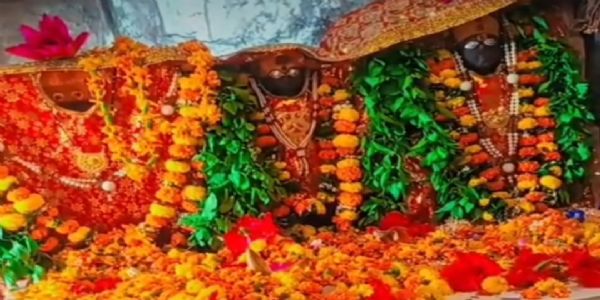 नवरात्र में नंदजा देवी धाम में उमड़ रहे श्रद्धालु, मां के दर्शन को पहुंच रहे भक्त