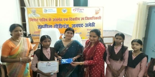अमेठी : मिशन शक्ति के तहत कक्षा 8 की छात्रा अंशिका बनीं एक दिन की एसडीएम