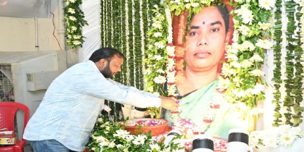 विधायक ने नेमरा पहुंचकर रूपी सोरेन को दी श्रद्धांजलि