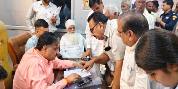 जींद : कंडम बिजली की तारें बदलने व अंडरग्राउंड केबलिंग पर हाेगा फोकस : डा. मिड्ढा