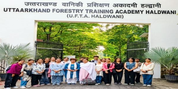 वानिकी विज्ञान के विद्यार्थियों ने किया वानिकी प्रशिक्षण अकादमी का शैक्षणिक भ्रमण