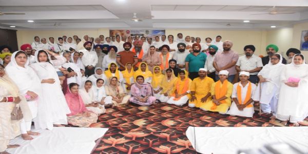 सिख गुरुओं की शिक्षाएं साहस, करुणा और धार्मिक स्वतंत्रता का देती है संदेश