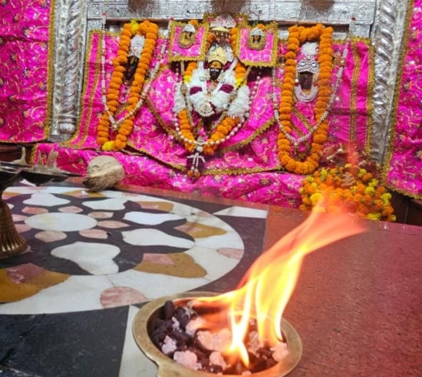 शक्तिपीठ मां कल्याणी देवी मंदिर का छाया चित्र शक्तिपीठ मां कल्याणी देवी मंदिर का छाया चित्र