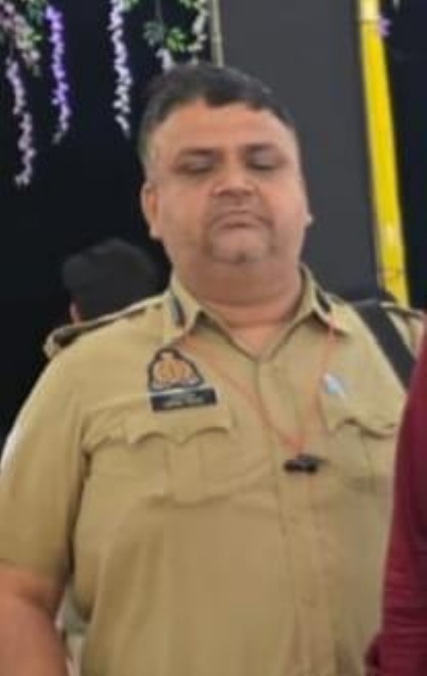 कन्नौज: पूर्व सांसद सुब्रत पाठक की स्कॉर्ट गाड़ी भीषण हादसे का शिकार