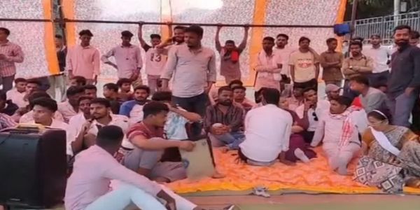 बचेली परियोजना में एल 01-एल 02 पदों पर भर्ती के लिए तीन दिनाें से आंदोलन जारी