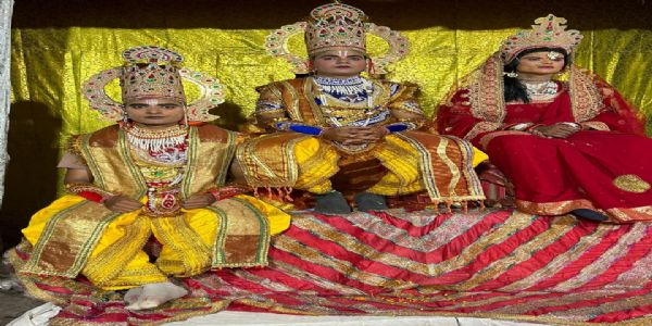 कैकेयी के दो वरदानों से अयोध्या में मचा कोहराम, राम वनगमन की लीला ने दर्शकों को किया भावुक