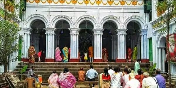 दुर्गा पूजा 2026 : हावड़ा के कुंडू चौधरी परिवार में आज भी कायम है नौका पूजा की प्राचीन परंपरा