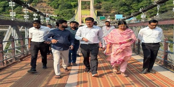 खंडवाः कलेक्टर गुप्ता ने ओंकारेश्वर में सिंहस्थ संबंधी कार्यों की प्रगति की समीक्षा की