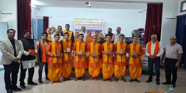 राष्ट्रीय समूहगान प्रतियोगिता में देशभक्ति के गीतों से गूंजा प्रेक्षागृह, डीएवी पब्लिक स्कूल अव्वल