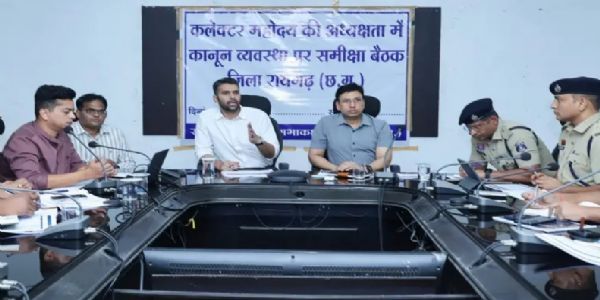 रायगढ़ में सड़क सुरक्षा और औद्योगिक सुरक्षा को लेकर प्रशासन सख्त