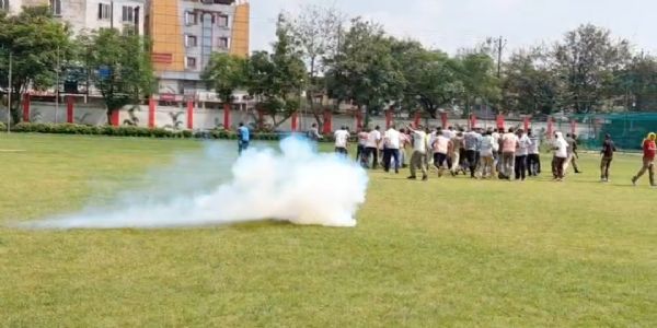 दुर्गा पूजा को लेकर पुलिस लाइन में मॉक ड्रिल, सुरक्षा व्यवस्था चाक-चौबंद करने की तैयारी