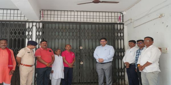 जिला निर्वाचन पदाधिकारी ने की ईवीएम-वीवीपैट वेयरहाउस का बाह्य निरीक्षण