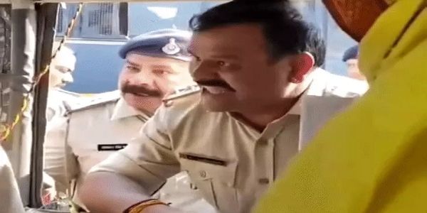 भोपाल: ‘जय जोहार’ पर अभद्र टिप्पणी के मामले में टीआई निलंबित, विभागीय जांच के आदेश, मुख्यमंत्री ने लिया संज्ञान
