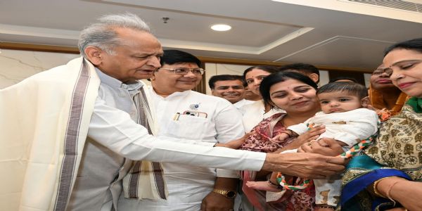 युवा जेन-जी लगातार देश में हाे रहे बड़े आंदोलन में राहुल गांधी के साथ दिख रहे : गहलाेत