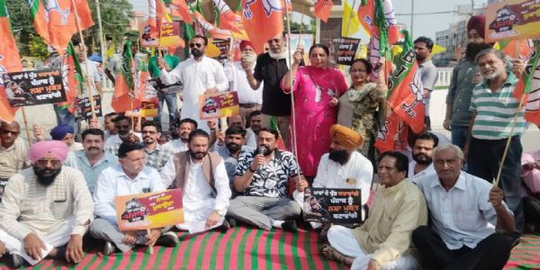 परविंदर सिंह झोटा की हत्या के विरोध में भाजपा का पंजाब में 36 स्थानों पर विरोध प्रदर्शन