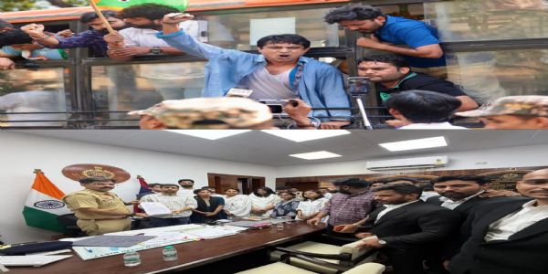 भारतीय युवा कांग्रेस के राष्ट्रीय अध्यक्ष उदय भानु चिब को पुलिस हिरासत, एनएसयूआई अध्यक्ष विनोद जाखड़ प्राथमिकी दर्ज देते हुए। भारतीय युवा कांग्रेस के राष्ट्रीय अध्यक्ष उदय भानु चिब को पुलिस हिरासत, एनएसयूआई अध्यक्ष विनोद जाखड़ प्राथमिकी दर्ज देते हुए।