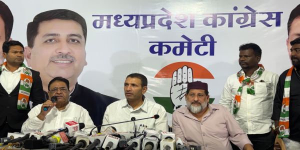 भीम आर्मी के पदाधिकारियों ने थामा कांग्रेस का हाथ, ‘घर वापसी’ के लिए 600 से अधिक आवेदन प्राप्त