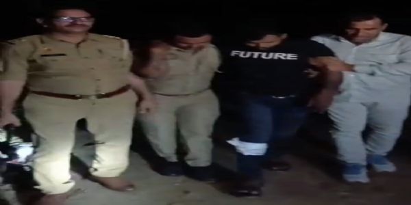 पुलिस मुठभेड़ में शातिर बदमाश गिरफ्तार, पैर में लगी गोली