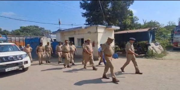 अमेठी : शालीमार फैक्ट्री में मिक्सर मशीन की चपेट में आने से मजदूर की मौत, दूसरा गंभीर रूप से घायल