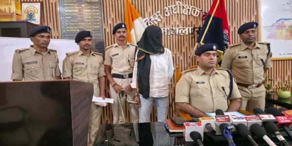 स्वस्थ युवा स्वस्थ भागलपुर अभियान के तहत बड़ी कार्रवाई; 209 ग्राम स्मैक के साथ तस्कर अभिषेक गिरफ्तार