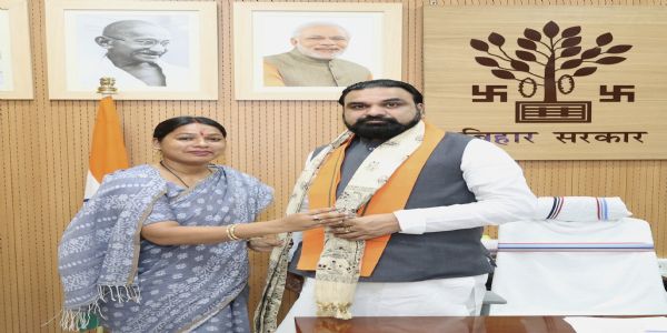 छपरा विधायक छोटी कुमारी ने क्षेत्र में विकास के लिए मुख्यमंत्री से किया मुलाकात