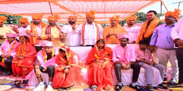 बलरामपुर में मुख्यमंत्री सामूहिक विवाह योजना के तहत 192 जोड़ों ने थामा एक-दूजे का हाथ