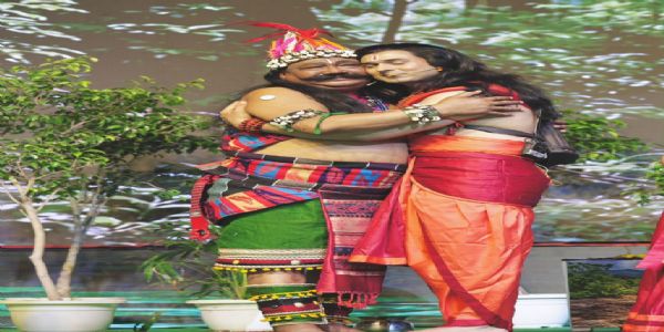 केंद्रीय मंत्री जुएल ओराम ने दिल्ली की रामलीला में निभाई निषादराज की भूमिका