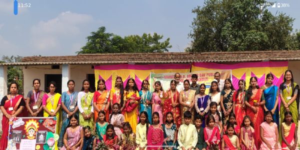 डीएवी स्कूल में धूमधाम से मना दुर्गा पूजा उत्सव